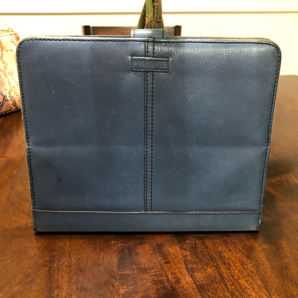 Authentic FOSSIL Tablet/iPad Holder - Picture 4 of 10
